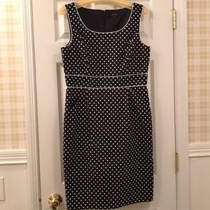 Tahari sleeveless pleated black polka dot dress